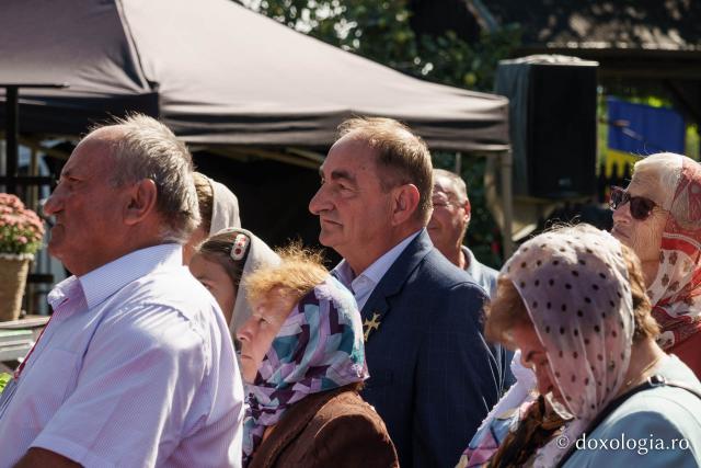 PS Nichifor Botoșăneanul, la târnosirea bisericii din satul Doina: „Cu fiecare slujbă de sfințire, inima noastră se umple de putere și de adevăr”