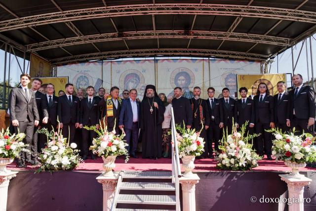 PS Nichifor Botoșăneanul, la târnosirea bisericii din satul Doina: „Cu fiecare slujbă de sfințire, inima noastră se umple de putere și de adevăr”