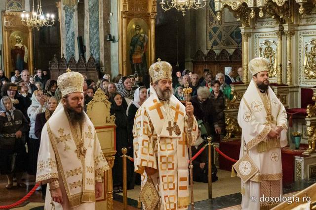 Rugăciune și binecuvântare pentru studenți și profesori, la începutul noului an universitar, la Facultatea de Teologie Ortodoxă din Iași