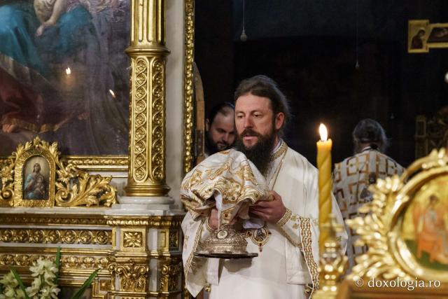 Rugăciune și binecuvântare pentru studenți și profesori, la începutul noului an universitar, la Facultatea de Teologie Ortodoxă din Iași