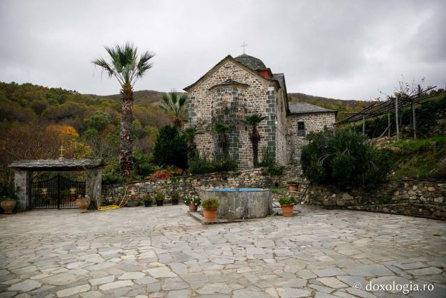 Chilia „Sfântul Andrei” – Provata, Athos