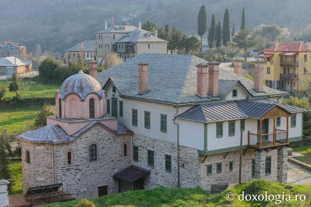 Chilia „Toți Sfinții” – Conacul Mănăstirii Simonos Petras din Kareia, Athos
