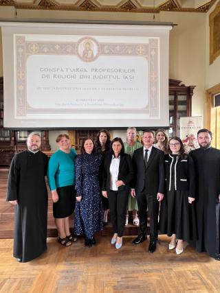 Distincția „Crucea Sfântului Mitropolit Dosoftei pentru mireni”, oferită inspectorului de Religie din Iași