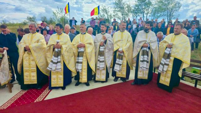 Cruce-Monument închinată Eroilor Neamului, sfințită în localitatea Alexandru cel Bun, județul Iași