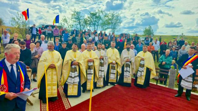 Cruce-Monument închinată Eroilor Neamului, sfințită în localitatea Alexandru cel Bun, județul Iași