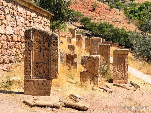 Armenia, țara crucilor sculptate în piatră