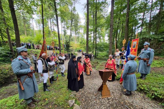 Hramul Mănăstirii „Înălțarea Sfintei Cruci” din Brusturi, marcat prin rugăciune și cinstirea eroilor