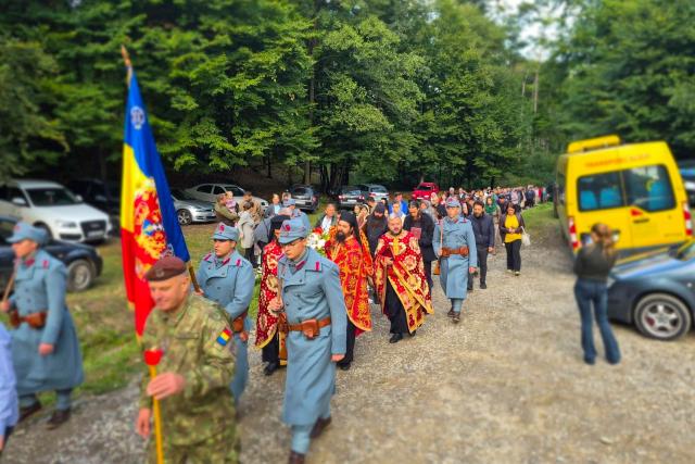 Hramul Mănăstirii „Înălțarea Sfintei Cruci” din Brusturi, marcat prin rugăciune și cinstirea eroilor