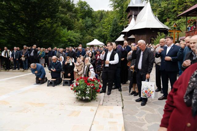 Hramul Mănăstirii „Înălțarea Sfintei Cruci” din Brusturi, marcat prin rugăciune și cinstirea eroilor