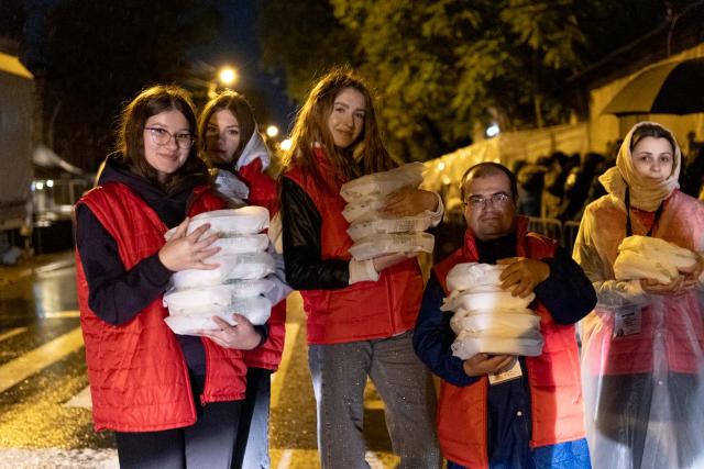 La Iași, ospitalitatea devine, din nou, milostenie: 40 de parteneri se alătură proiectului „Hrană pentru pelerinii Sfintei Parascheva”
