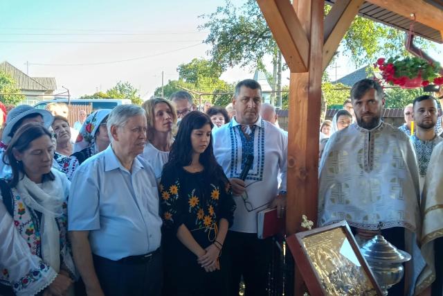 IPS Teofan a sfințit noua casă parohială din Chintinici, Roznov
