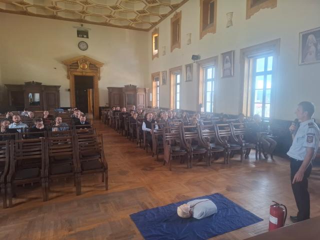 Pregătirea face diferența – instruire în domeniul situațiilor de urgență pentru angajații Centrului Eparhial al Arhiepiscopiei Iașilor