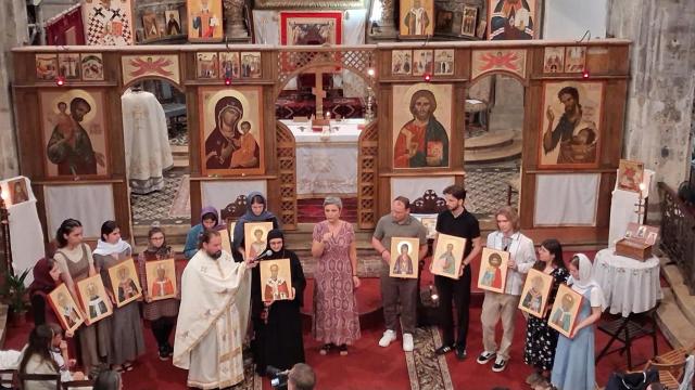 S-a încheiat cea de-a treia ediție a taberei de pictură „Sfinți ai Franței primelor veacuri creștine”