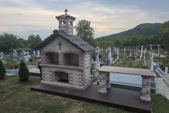 Sfințire de casă socială, capelă mortuară și lumânărar la Parohia „Sfântul Dumitru” – Crăcăoani, județul Neamț