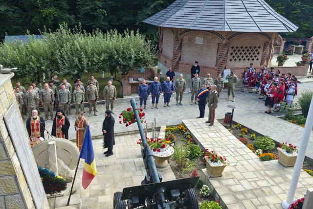 Tineri militari, în mijlocul istoriei: Tabăra „Urmașii Dorobanților” de la Mănăstirea „Înălțarea Sfintei Cruci” – Brusturi