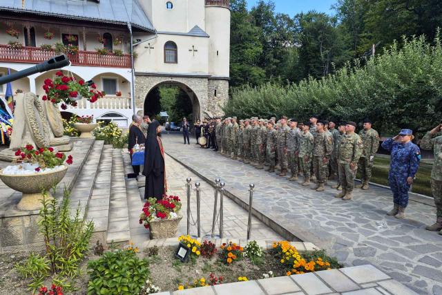 Tineri militari, în mijlocul istoriei: Tabăra „Urmașii Dorobanților” de la Mănăstirea „Înălțarea Sfintei Cruci” – Brusturi