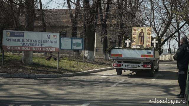 Cuvioasa Parascheva în pelerinaj: două momente istorice când Sfânta a venit la credincioși