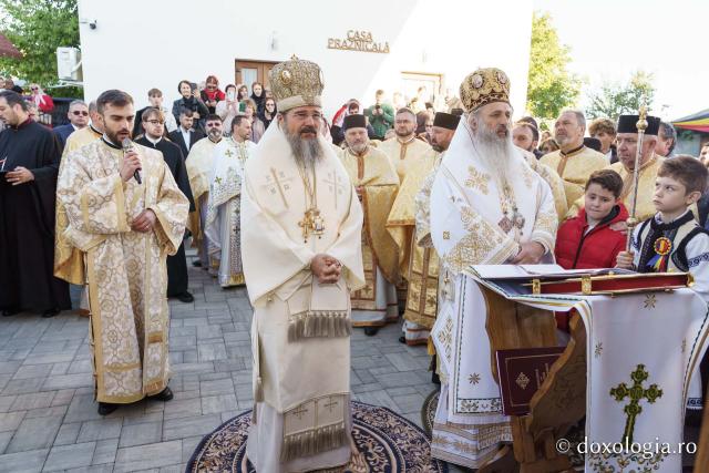 Biserica Parohiei Agafton a fost sfințită de doi ierarhi