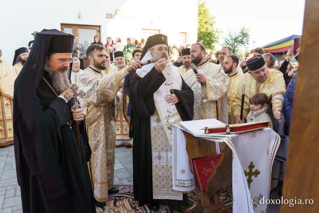 Biserica Parohiei Agafton a fost sfințită de doi ierarhi