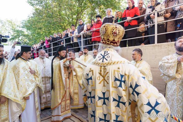 Un nou paraclis închinat Sfinților Cuvioși Paisie și Cleopa de la Sihăstria, sfințit la Dorohoi