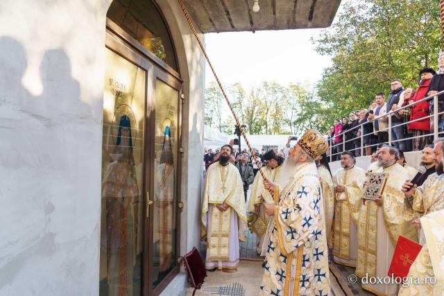 Un nou paraclis închinat Sfinților Cuvioși Paisie și Cleopa de la Sihăstria, sfințit la Dorohoi
