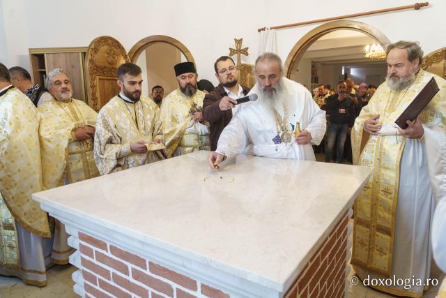 Un nou paraclis închinat Sfinților Cuvioși Paisie și Cleopa de la Sihăstria, sfințit la Dorohoi