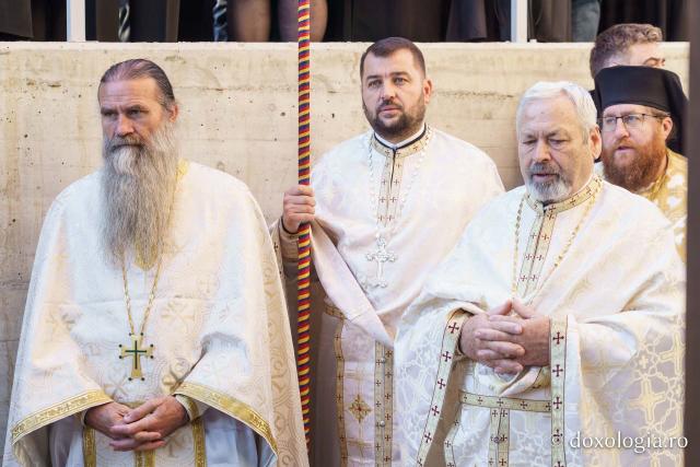 Un nou paraclis închinat Sfinților Cuvioși Paisie și Cleopa de la Sihăstria, sfințit la Dorohoi