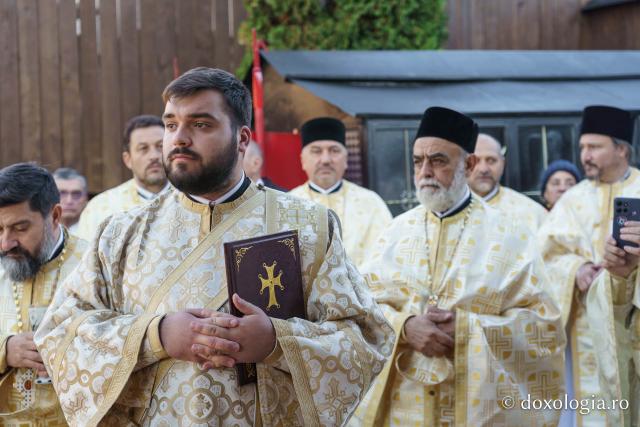 Biserica „Buna Vestire” din Cercu-Bârnova a primit veșmântul sfințirii
