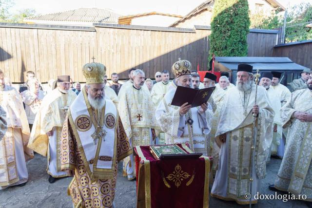 Biserica „Buna Vestire” din Cercu-Bârnova a primit veșmântul sfințirii
