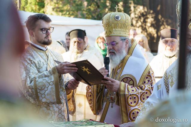 Biserica „Buna Vestire” din Cercu-Bârnova a primit veșmântul sfințirii