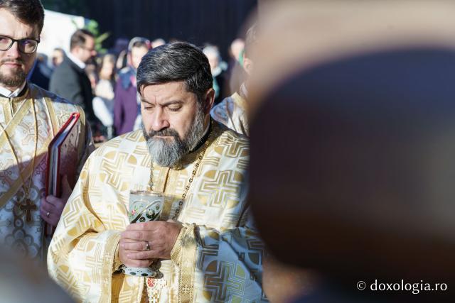 Biserica „Buna Vestire” din Cercu-Bârnova a primit veșmântul sfințirii