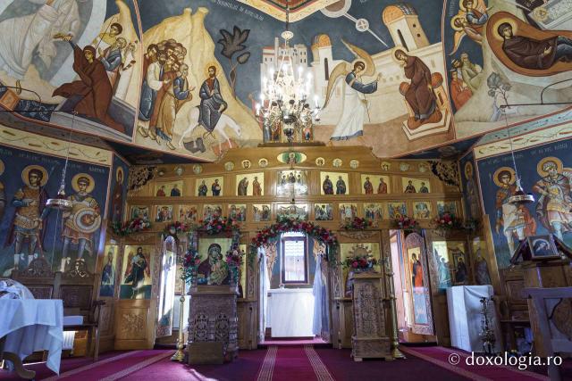 Biserica „Buna Vestire” din Cercu-Bârnova a primit veșmântul sfințirii