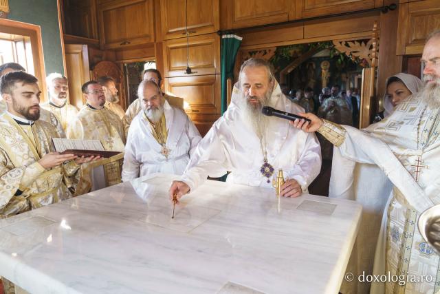 Biserica „Buna Vestire” din Cercu-Bârnova a primit veșmântul sfințirii