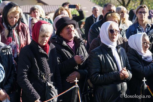 Biserica „Buna Vestire” din Cercu-Bârnova a primit veșmântul sfințirii