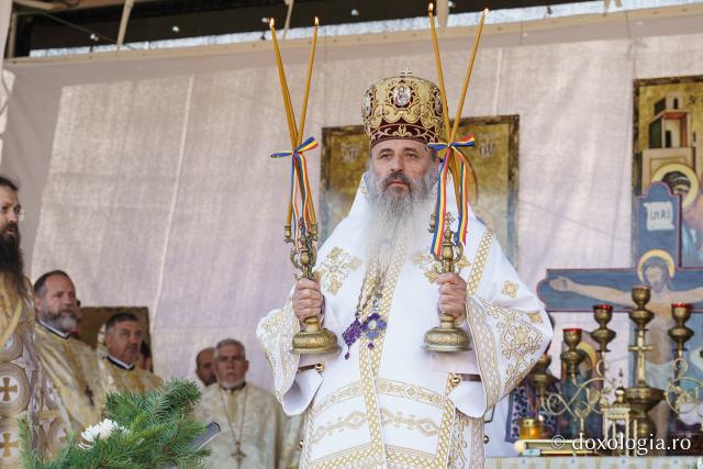 Biserica „Buna Vestire” din Cercu-Bârnova a primit veșmântul sfințirii