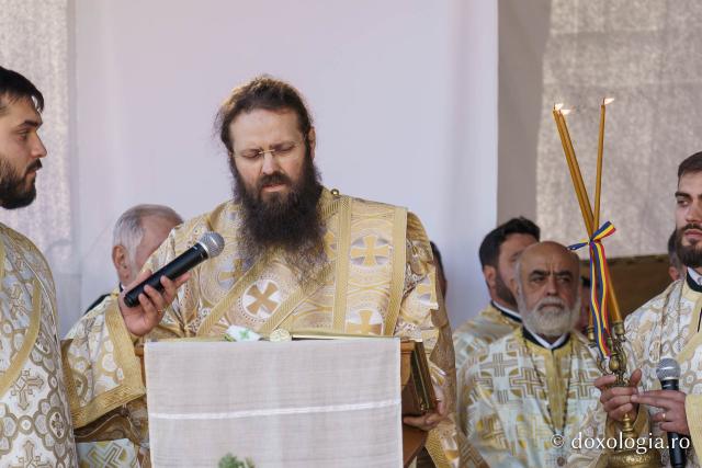 Biserica „Buna Vestire” din Cercu-Bârnova a primit veșmântul sfințirii