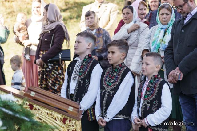 Biserica „Buna Vestire” din Cercu-Bârnova a primit veșmântul sfințirii