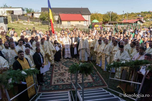 Biserica „Buna Vestire” din Cercu-Bârnova a primit veșmântul sfințirii