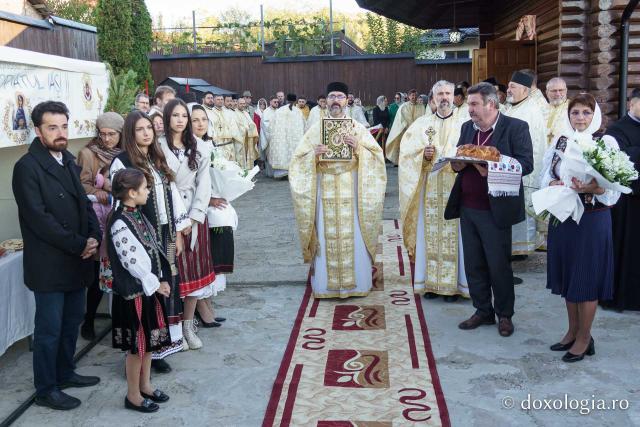 Biserica „Buna Vestire” din Cercu-Bârnova a primit veșmântul sfințirii