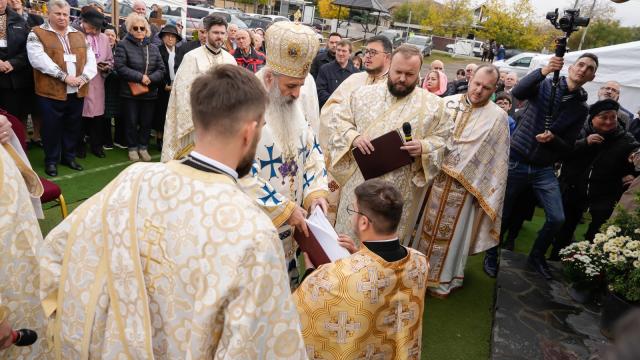 A fost pusă piatra de temelie pentru o nouă biserică din Piatra Neamț
