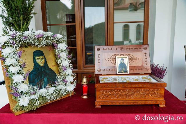 Racla cu moaștele Sfintei Cuvioase Antonina de la Tismana