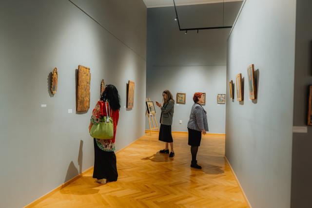 Expoziția „Când Cerul se deschide!” a fost vernisată la Palatul Culturii din Iași