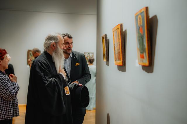 Expoziția „Când Cerul se deschide!” a fost vernisată la Palatul Culturii din Iași