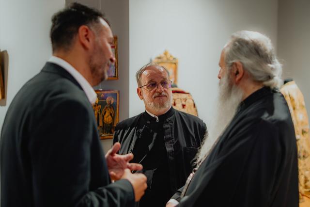 Expoziția „Când Cerul se deschide!” a fost vernisată la Palatul Culturii din Iași