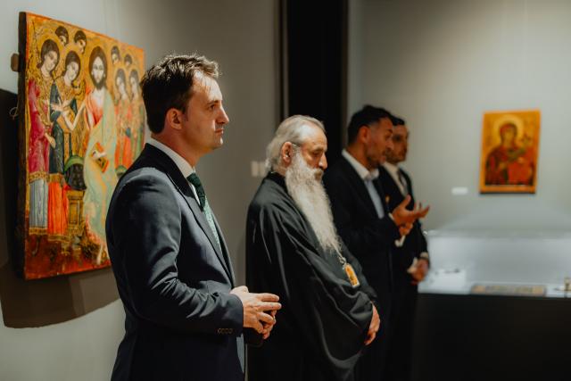 Expoziția „Când Cerul se deschide!” a fost vernisată la Palatul Culturii din Iași