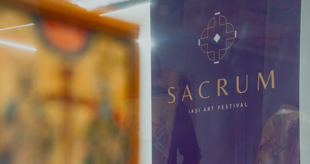 Expoziția „Când Cerul se deschide!” a fost vernisată la Palatul Culturii din Iași