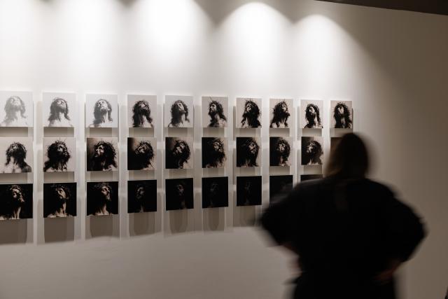 „NEW SACRED ART”, expoziție dedicată expresiilor sacrului în arta contemporană, la CIAC Baia Turcească