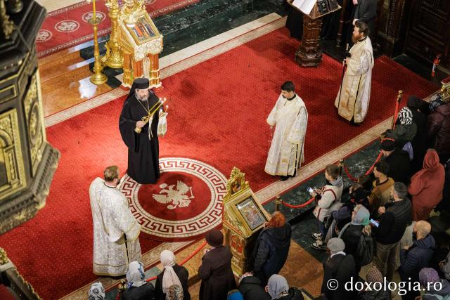 PS Nichifor Botoșăneanul, în ajun de hram: „Atâția oameni își lasă în urmă grijile lor pentru a-i cinsti pe sfinți”