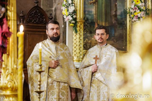 PS Nichifor Botoșăneanul, în ajun de hram: „Atâția oameni își lasă în urmă grijile lor pentru a-i cinsti pe sfinți”