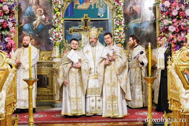 PS Nichifor Botoșăneanul, în ajun de hram: „Atâția oameni își lasă în urmă grijile lor pentru a-i cinsti pe sfinți”